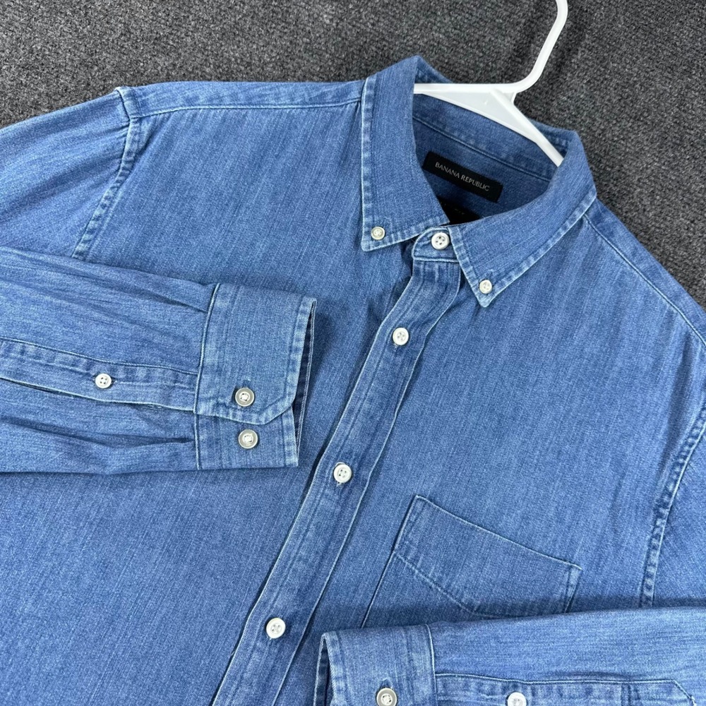 Banana Republic Denim Shirt Mens M Medium Blue Slim Fit Button Down Long Sleeve